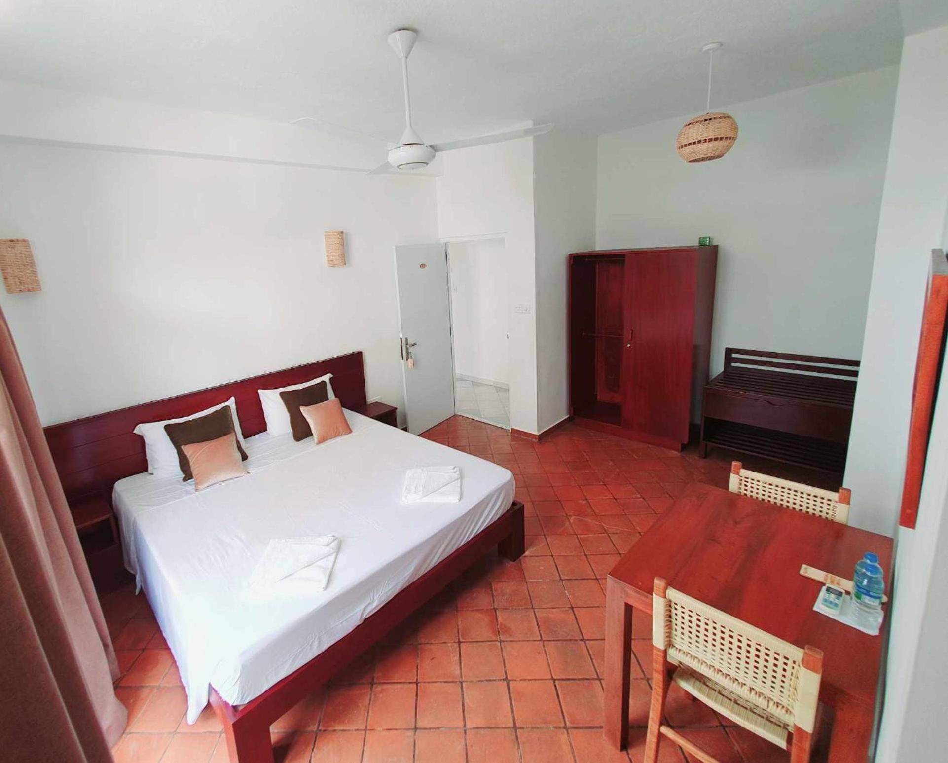 Hotel Mountbaylk à Dehiwala-Mont Lavinia Extérieur photo