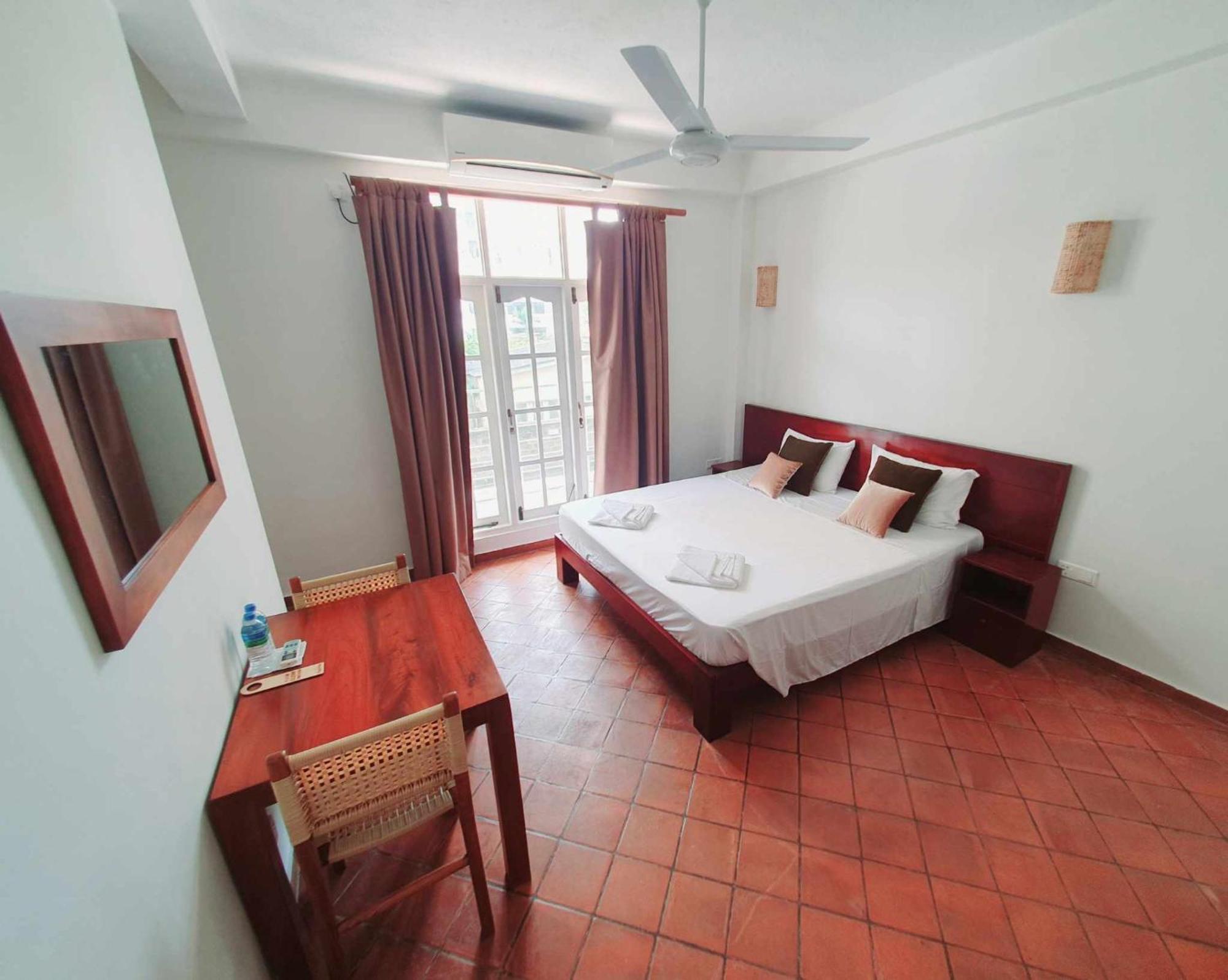 Hotel Mountbaylk à Dehiwala-Mont Lavinia Extérieur photo