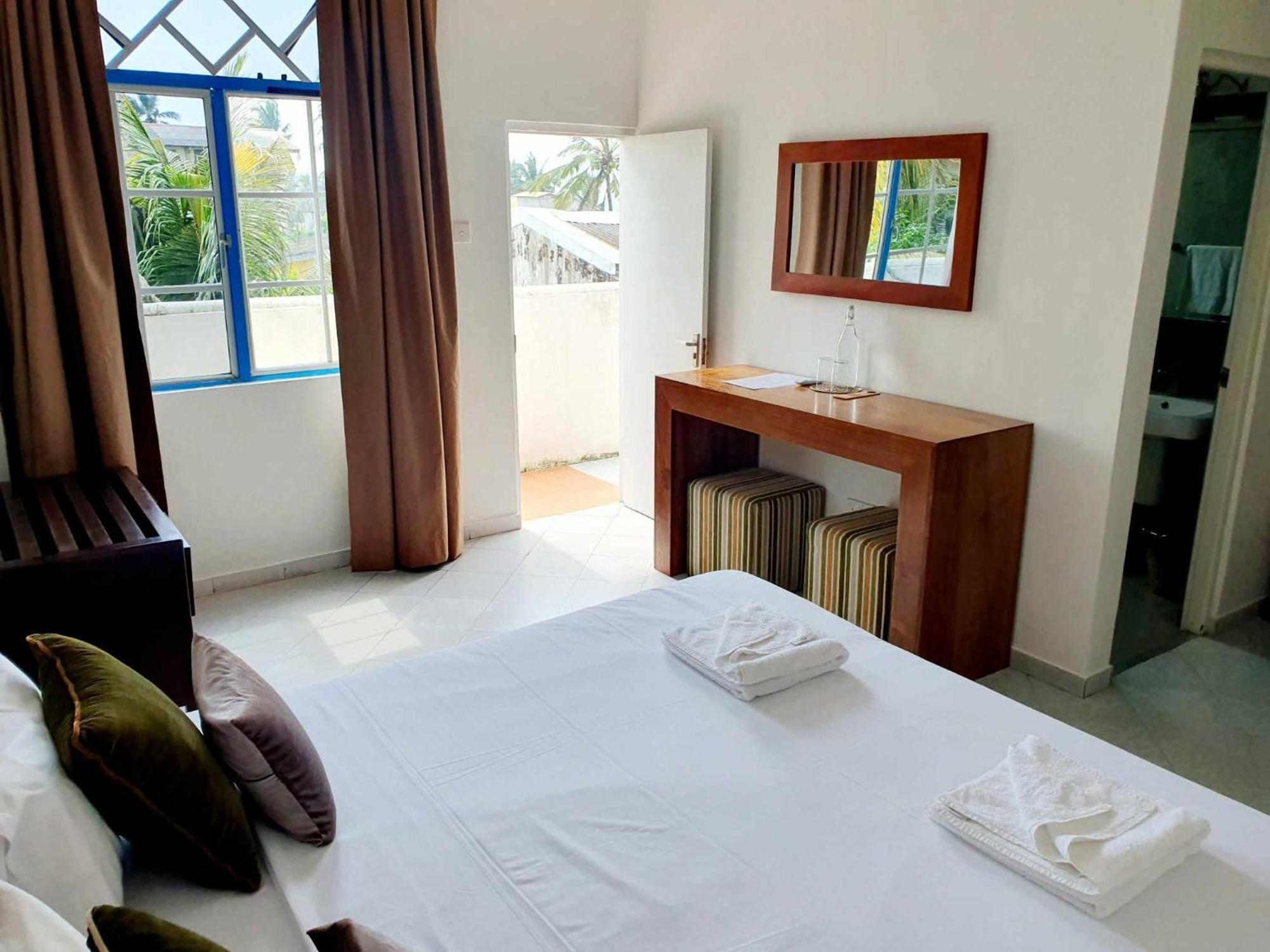 Hotel Mountbaylk à Dehiwala-Mont Lavinia Extérieur photo
