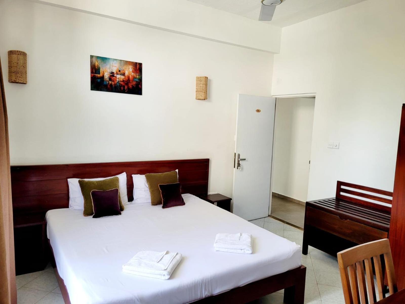 Hotel Mountbaylk à Dehiwala-Mont Lavinia Extérieur photo